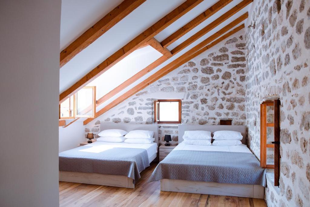 Guesthouse Mrshe Palace 帕里斯特 外观 照片